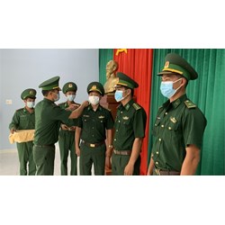 Cách xếp lương đối với Thiếu tá quân nhân chuyên nghiệp bị xử lý kỷ luật hạ bậc lương