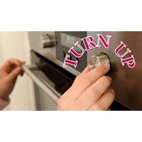 Turn up là gì? Cách sử dụng Turn Up trong tiếng Anh