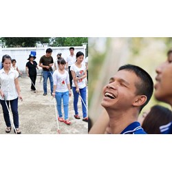 Điều kiện để người khiếm thị là người bị mù hoàn toàn thì khi ký chứng từ kế toán?