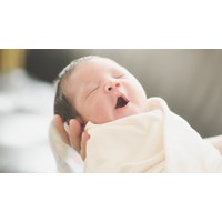 Luật có cho phép con mang họ khác với bố, mẹ không?