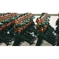 Ai có thẩm quyền thăng, giáng cấp bậc quân hàm đối với hạ sĩ quan, binh sĩ tại ngũ ?