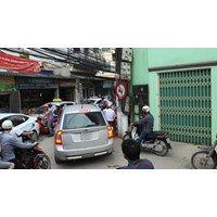 Có phải nhường đường khi đi từ ngõ ra đường chính?