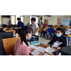 Quy định về thay thế, điều chuyển cán bộ, công chức làm việc cầm chừng