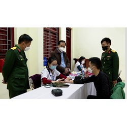 Bị cận loạn trên 1,5 độ có được miễn khám sức khỏe nghĩa vụ quân sự không?