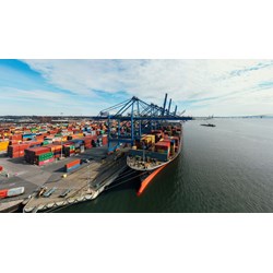 Thương nhân kinh doanh dịch vụ logistics có được quyền cầm giữ hàng hóa để đòi tiền nợ đã đến hạn của khách hàng không?
