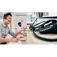 Quy định về các nguồn kinh phí hoạt động của Trung tâm tư vấn pháp luật?
