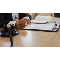 Công chứng hợp đồng tại nhà người yêu cầu công chứng có bị phạt không?