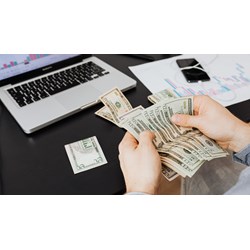 Đổi tiền lẻ ở ngân hàng có mất phí hay không?
