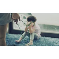 Mẹ đơn thân có được nhận trẻ em bị bạo lực gia đình về chăm sóc tạm thời không?