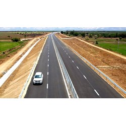 Để đưa công trình đường cao tốc vào khai thác sử dụng cần đáp ứng điều kiện gì?