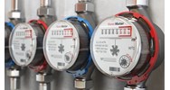 Việc lắp đặt thiết bị đo đếm nước do ai thực hiện?