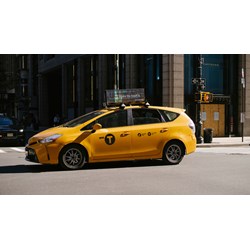 Mức xử phạt xe taxi hoạt động không niêm yết đầy đủ thông tin