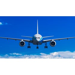 Ai thực hiện công tác giám sát an toàn hoạt động bay định kỳ?