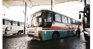 Quyền hạn và trách nhiệm của nhân viên phục vụ trên xe buýt?