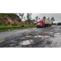 Khẩn trương hoàn thành nâng cấp, sửa chữa, bảo trì các tuyến giao thông trọng điểm