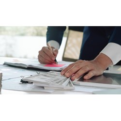 Xác định số dư bình quân tiền gửi phải tính dự trữ bắt buộc tại công ty tài chính trong kỳ
