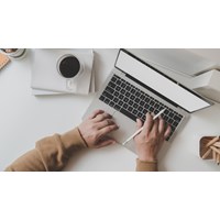 Sinh viên làm công việc đánh máy kiếm tiền có cần ký hợp đồng lao động?