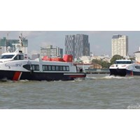 Điện áp định mức đầu ra cung cấp cho mạng điện phương tiện thủy nội địa?
