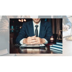 Tòa án xét xử vụ án hình sự vắng mặt bị cáo thì gửi bản án cho ai?