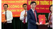 Trưởng Ban Tuyên giáo đồng thời là Giám đốc Trung tâm chính trị huyện