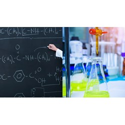 Ancol etylic không tác dụng với chất nào sau đây? A. KOH. B. CuO. C. Na