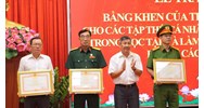 Nhận bằng khen cấp bộ, ban, ngành, tỉnh, đoàn thể trung ương