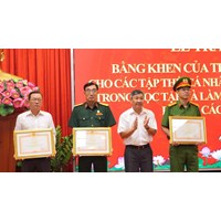 Nhận bằng khen cấp bộ, ban, ngành, tỉnh, đoàn thể trung ương