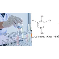 Khi đun nóng toluen không tác dụng được với chất nào sau đây?