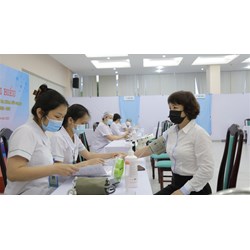 Không tiếp tục công tác đối với cán bộ có sức khỏe loại D