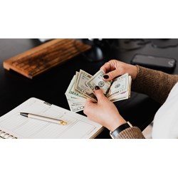 Hướng dẫn xác định và phân chia tiền bản quyền đối với tác phẩm