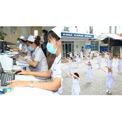 Cán bộ, công chức y tế phải tập thể dục trong lúc giải lao
