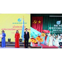 Hội phụ nữ yêu cầu Tòa ngăn bố mẹ quản lý tài sản riêng của con?