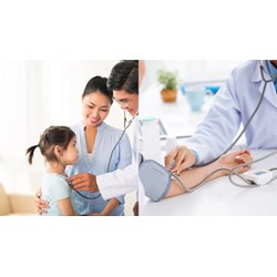Xử phạt người khám bệnh lạm dụng nghề xâm phạm thân thể người bệnh