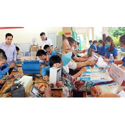 Trách nhiệm hướng dẫn Ủy ban tư vấn lựa chọn nghề cho thanh niên?