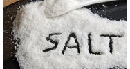 Kim loại nào sau đây tác dụng với Cl2 và HCl tạo ra cùng một muối?