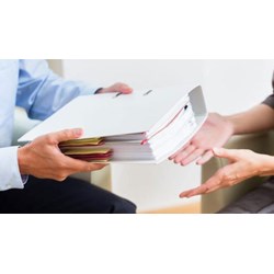 Có bắt buộc phải bàn giao công việc khi xin nghỉ việc không?