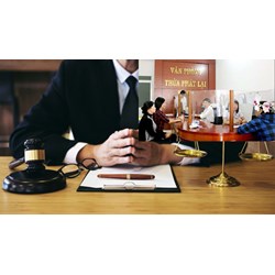 Có được chuyển sang hành nghề thừa phát lại khi là Luật sư không?