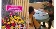 Mức phạt khi tự đặt lẵng hoa ghi tên lãnh đạo Đảng chúc mừng