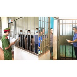 Người dưới 18 tuổi bị tạm giam có được gặp thân nhân nhiều lần hơn bình thường?