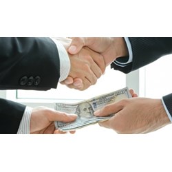 Chủ sở hữu công ty chuyển nhượng vốn thì nhận thanh toán qua đâu?