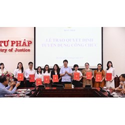 Cử nhân luật loại xuất sắc được xét tuyển công chức Bộ Tư pháp