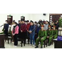 Ăn mặc hở hang tại phiên tòa có thể bị phạt lên đến 1 triệu đồng