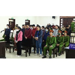 Ăn mặc hở hang tại phiên tòa có thể bị phạt lên đến 1 triệu đồng