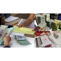 Gửi, rút tiền ngân hàng từ 400 triệu phải báo cáo Ngân hàng Nhà nước