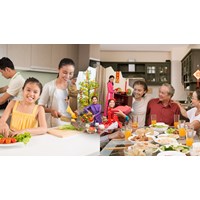 Viết đoạn văn bằng tiếng Anh về our customs and traditions siêu hay