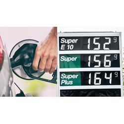 Tết Giáp thìn năm 2024 cây xăng có mở cửa hay không?