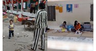 Ai thanh toán viện phí khi trẻ dưới 36 tháng ở cùng mẹ tại trạm giam khám chữa bệnh?