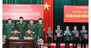 Sĩ quan Chính ủy Học viện Hậu cần có cấp hàm cao nhất là Trung tướng?