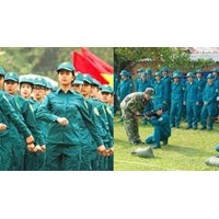 Ai là người chỉ huy cao nhất của Dân quân tự vệ theo quy định?