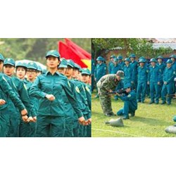 Ai là người chỉ huy cao nhất của Dân quân tự vệ theo quy định?